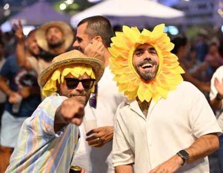 Público bailando durante el concierto de Américo en la Fiesta de la Chola de Arrecife.