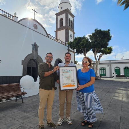Ambiente festivo en los ventorrillos tradicionales de la Avenida Vargas.