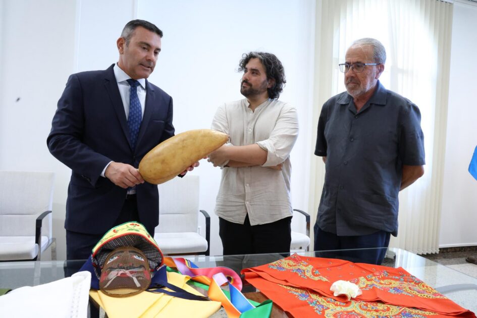 Réplica de la indumentaria tradicional del siglo XIX de Los Buches de Arrecife.