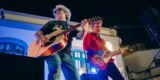 Manuel España, cantante del grupo La Guardia, actuando en las Fiestas de San Ginés.