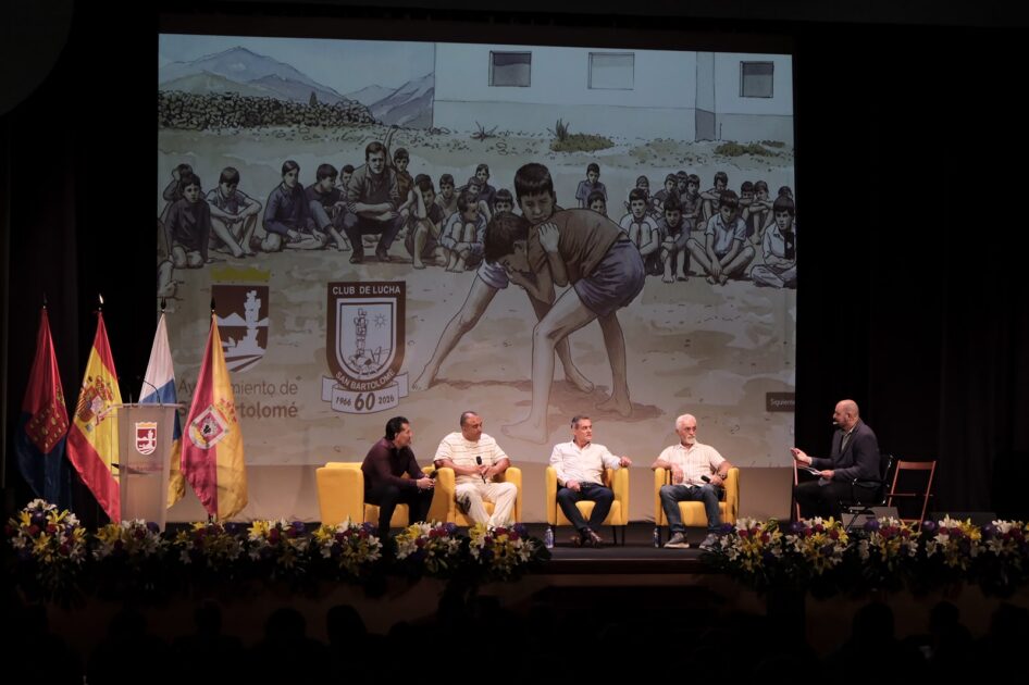 Lectura del pregón de las Fiestas Patronales de San Bartolomé por el Club de Lucha