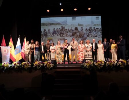 Lectura del pregón de las Fiestas Patronales de San Bartolomé por el Club de Lucha