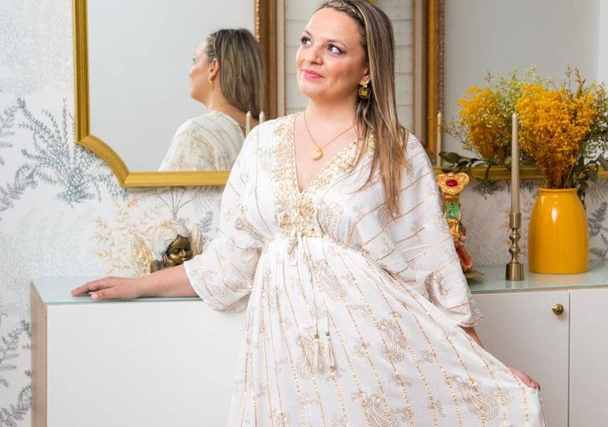La escritora Zenaida Rodríguez, autora de la obra de transformación personal 'Susurros del Cielo'.