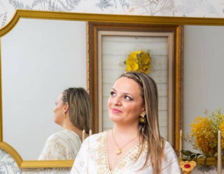 La escritora Zenaida Rodríguez, autora de la obra de transformación personal 'Susurros del Cielo'.