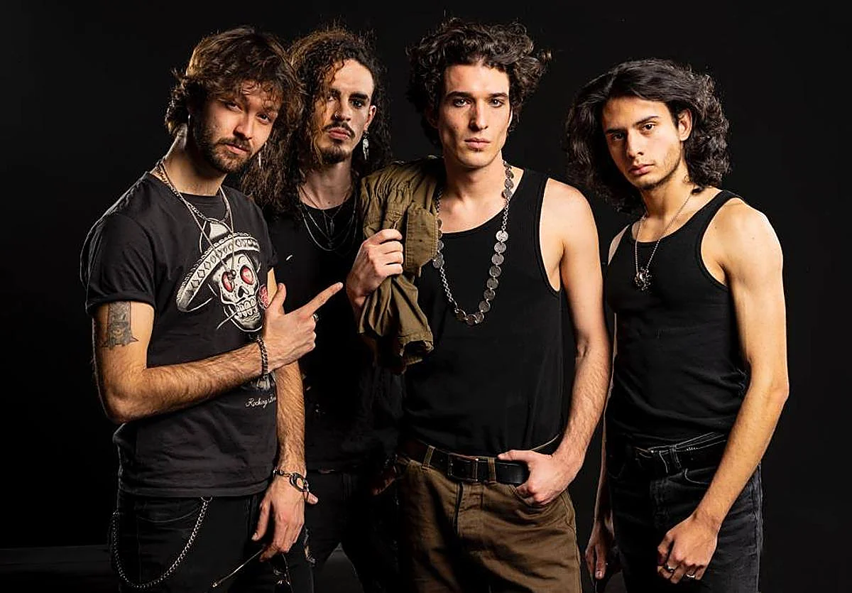 : Fotografía de los miembros de la banda Ultraligera.