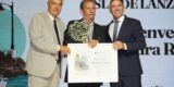 Bienvenido Saavedra recibe el Premio Isla de Lanzarote 2026.