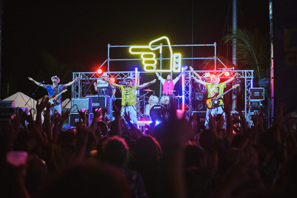 Actuación de una de las bandas de talento local en Arrecife en Vivo en la Marina.