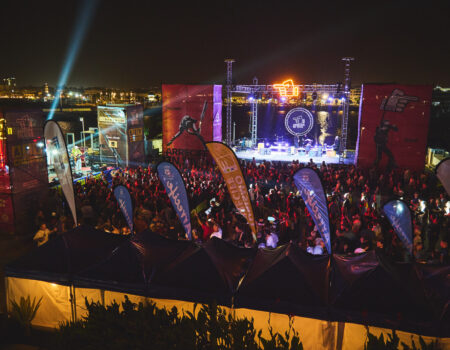 Actuación de una de las bandas de talento local en Arrecife en Vivo en la Marina.