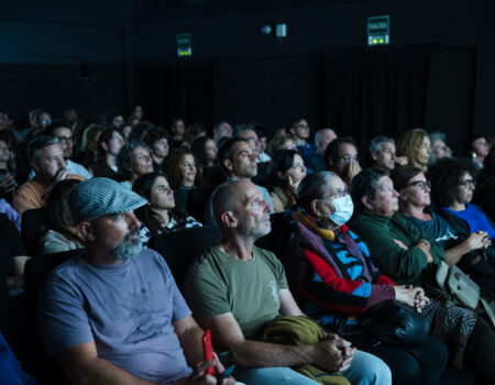 Público asistiendo a una proyección durante la Muestra de Cine de Lanzarote.