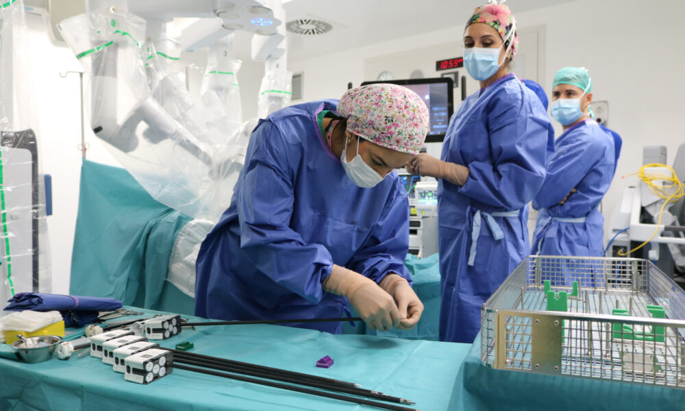 Uso de la cirugía robótica en el Hospital Molina Orosa 2026.