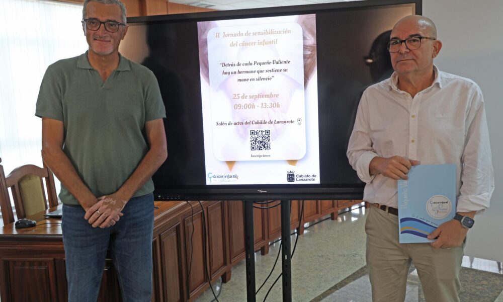 Autoridades y representantes de Pequeño Valiente durante la presentación de las jornadas en el Cabildo de Lanzarote.