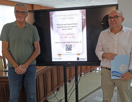 Autoridades y representantes de Pequeño Valiente durante la presentación de las jornadas en el Cabildo de Lanzarote.