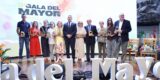Galardonados y autoridades durante la Gala del Mayor Lanzarote 2026.