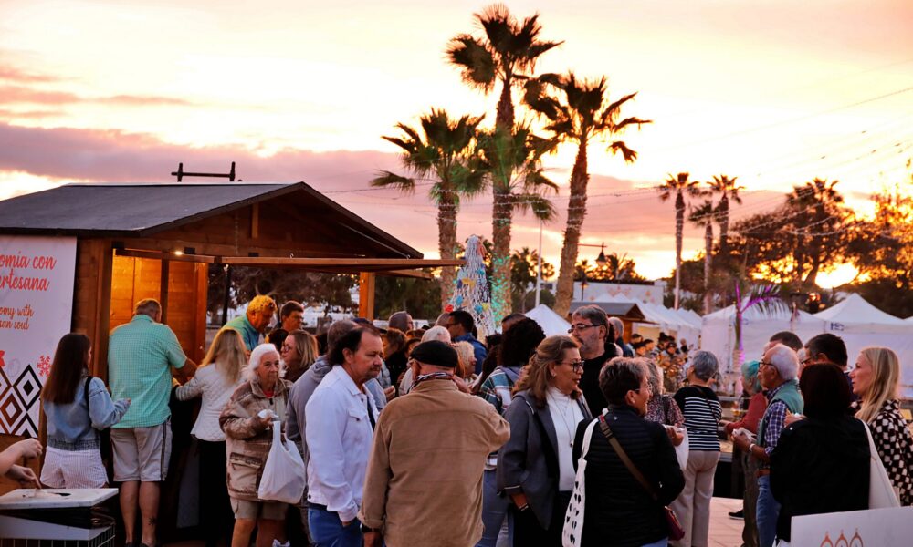 Puestos comerciales en la Muestra de Artesanía Navidad 2026 de Puerto del Carmen.
