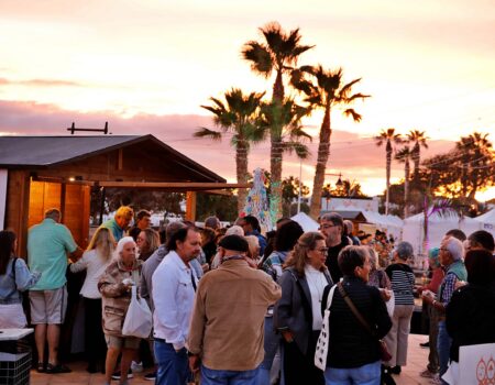 Puestos comerciales en la Muestra de Artesanía Navidad 2026 de Puerto del Carmen.