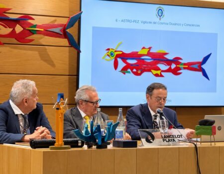El artista Domingo de Famara durante su discurso de ingreso en la Academia de Ciencias de Lanzarote.