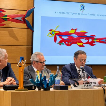 El artista Domingo de Famara durante su discurso de ingreso en la Academia de Ciencias de Lanzarote.