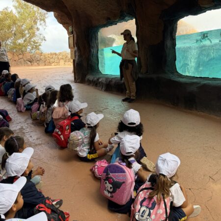 Profesorado descubriendo los nuevos proyectos educativos ambientales de Rancho Texas Park.
