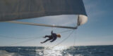 Kitesurfista navegando durante el International Ocean Film Tour en Lanzarote.
