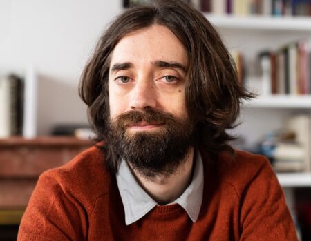 El escritor Juan Gómez Bárcena durante su intervención en el Festival de Literatura de Lanzarote.